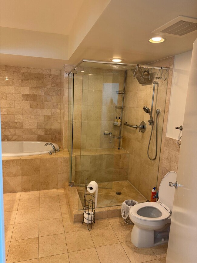 Building Photo - 1800 S Ocean Dr