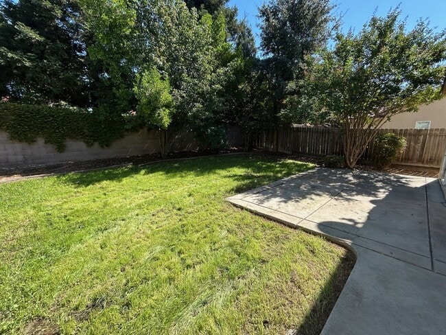 Building Photo - REDUCED!!!