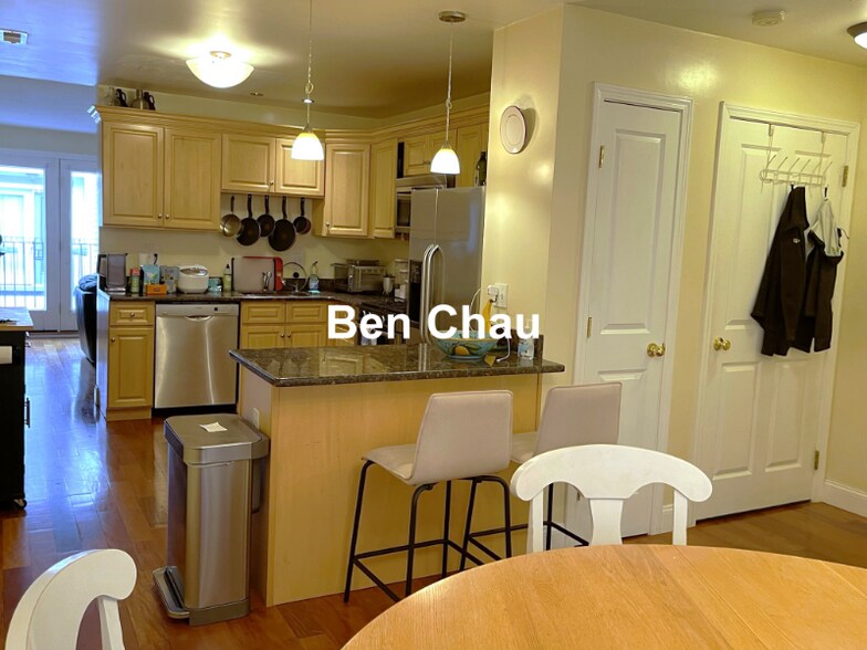 Primary Photo - 239 Prospect St