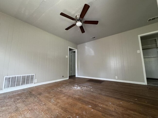 Building Photo - 1508 S 43rd St