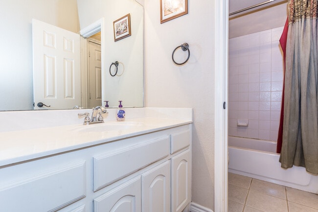 Building Photo - 716 Sugar Valley Rd