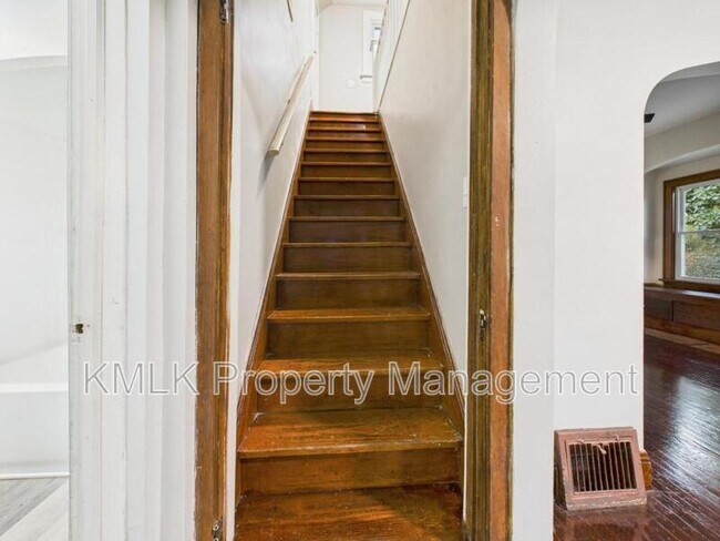 Building Photo - 973 Harrison Ave