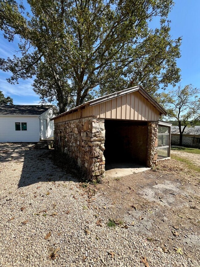 Building Photo - 82 Koppelmann Ln