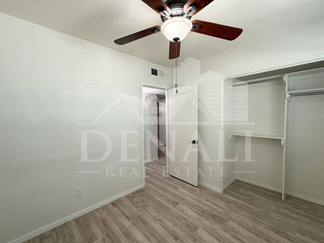 Building Photo - 749 E Montebello Ave