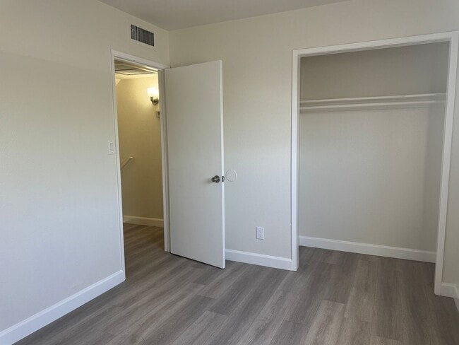 Building Photo - MOVE IN SPECIAL FIRST MONTH 1/2 OFF 2BD/1.5BA Two-Story Condo – Bullhead City | $1,150/Month
