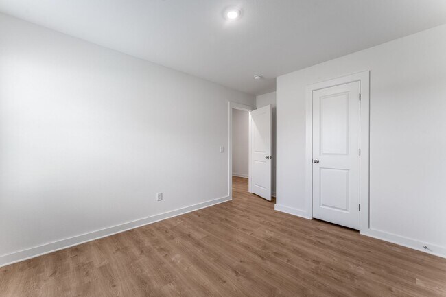 Building Photo - Welcome to your dream home in the prime lo...
