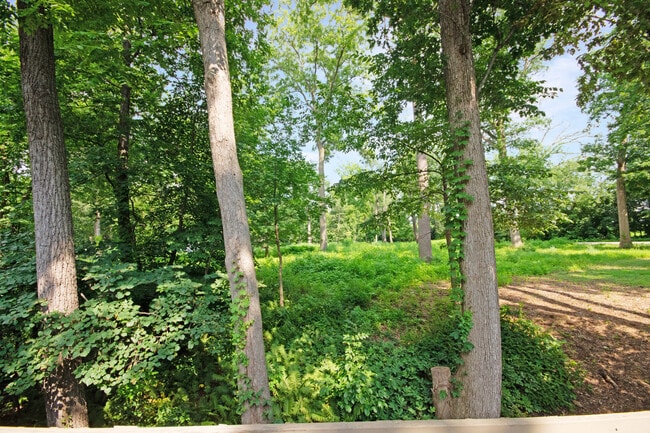 Building Photo - 403 Deerpath W