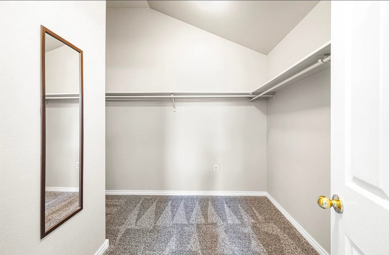 Building Photo - 712 Glen Ct