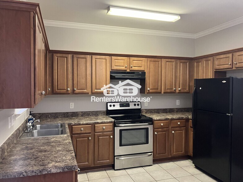 Building Photo - 261 Oxmoor Pl