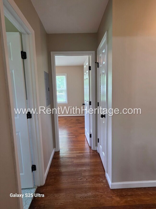 Building Photo - WOW!!! GORGEOUS RANCH WITH MANY UPGRADES / GREAT LOCATION/ PRIVATE YARD