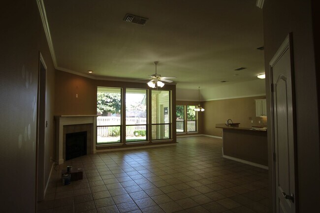 Building Photo - Coming Soon: 3 bedroom 2 bathroom home in Tyler!