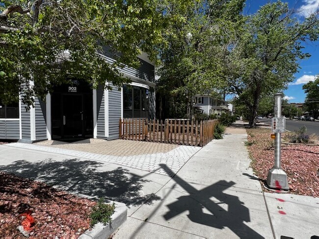 Front entrance - 302 E Uintah St