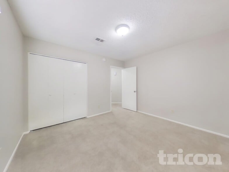 Building Photo - 9607 N 88th Dr