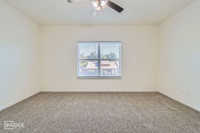 Building Photo - 1412 Lakecrest Ln