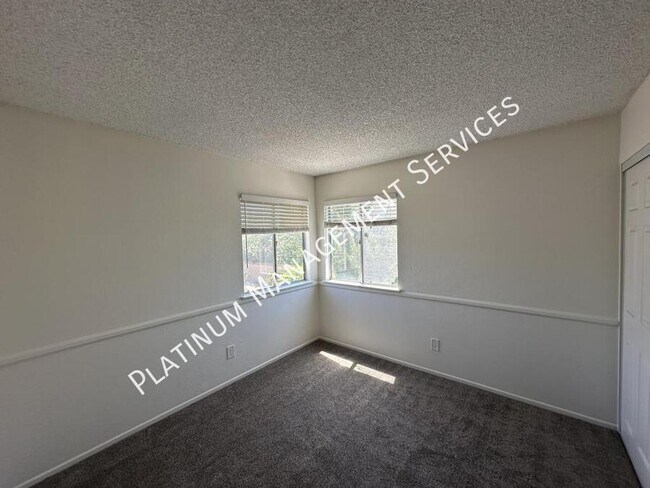 Building Photo - 3224 Ave J-2