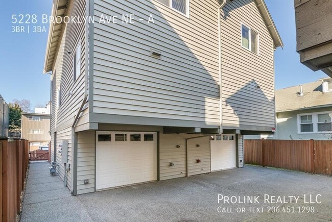 Building Photo - 5228 Brooklyn Ave NE