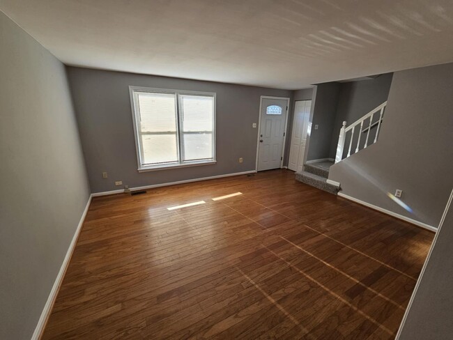 Building Photo - 4 Bedroom Townhouse in Baltimore County