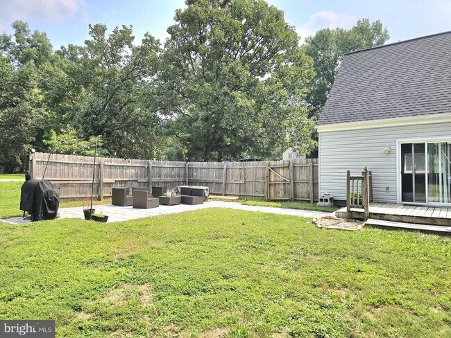Building Photo - 8313 Gibbons Dr