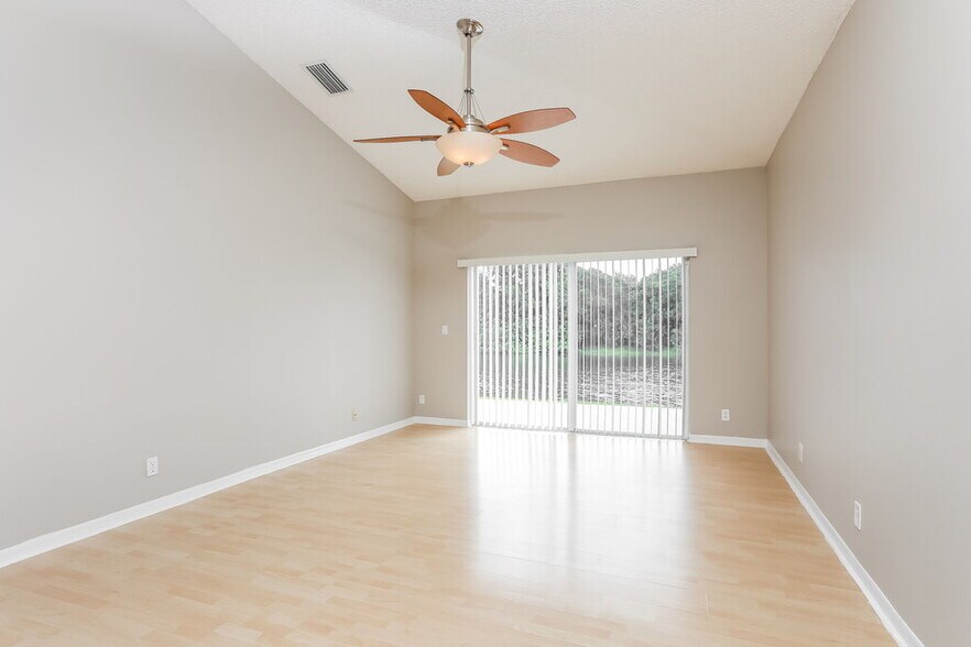 Building Photo - 1298 SW 44th Terrace