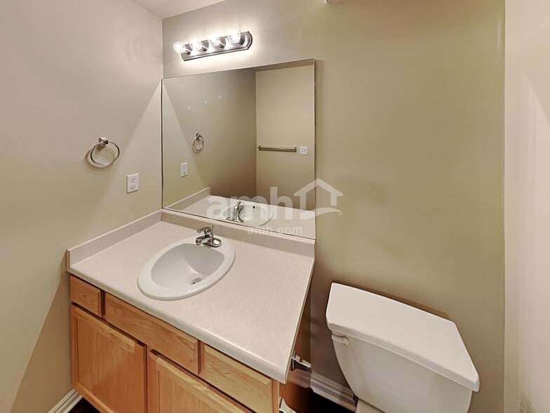 Building Photo - 981 Stonehenge Dr