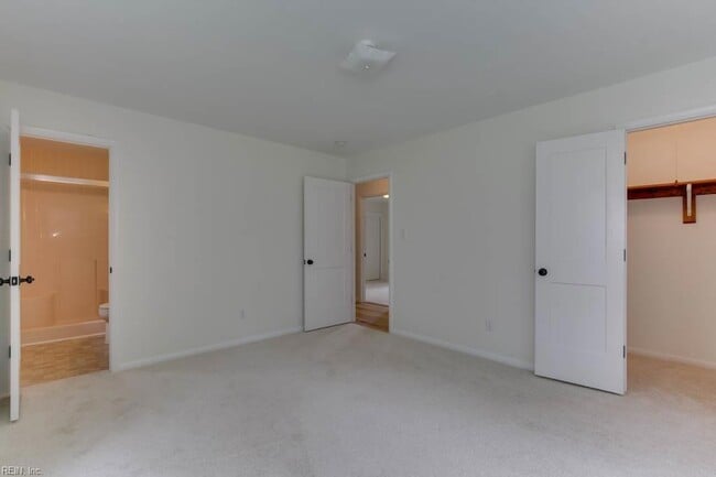 Building Photo - 2637 N Elizabeth Harbor Dr