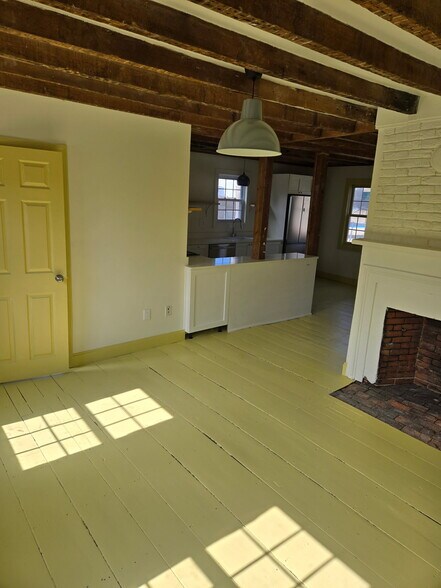 Building Photo - 5 Oil Mill Ln