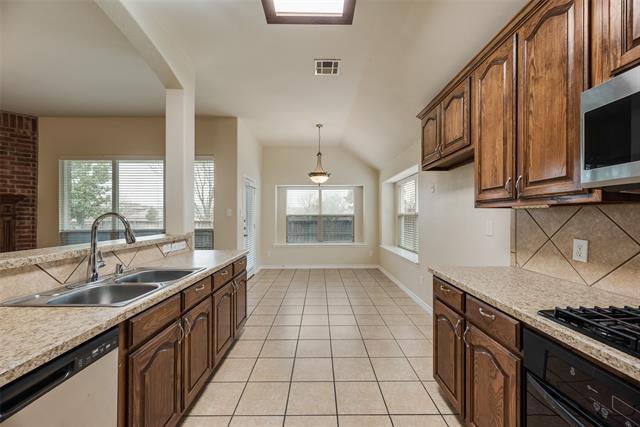 Building Photo - 12811 Greenhaven Dr