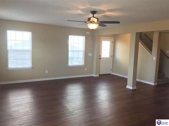 Building Photo - 156 Vineland Pl Dr