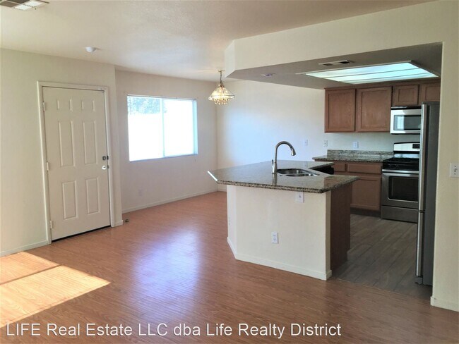 Building Photo - 4 br, 2.5 bath House - 8325 Maple Star