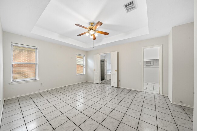 Building Photo - 12335 Shadowvista Dr