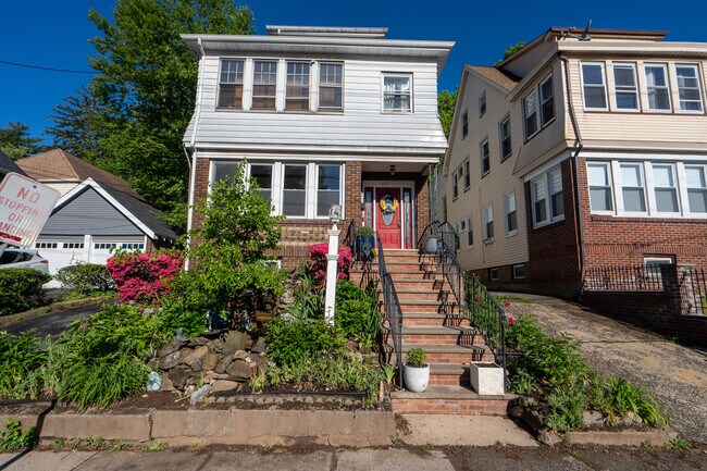 Building Photo - 107 Boyden Ave