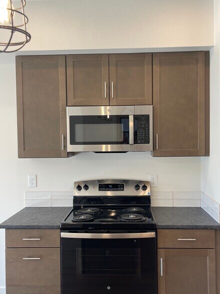 Building Photo - 1502 SE Landen Dr