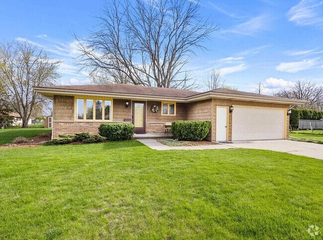 Building Photo - 9 Eastfield Ct