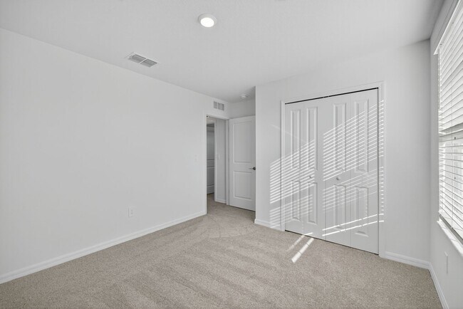 Building Photo - Brand-new 5 Bed now Available!