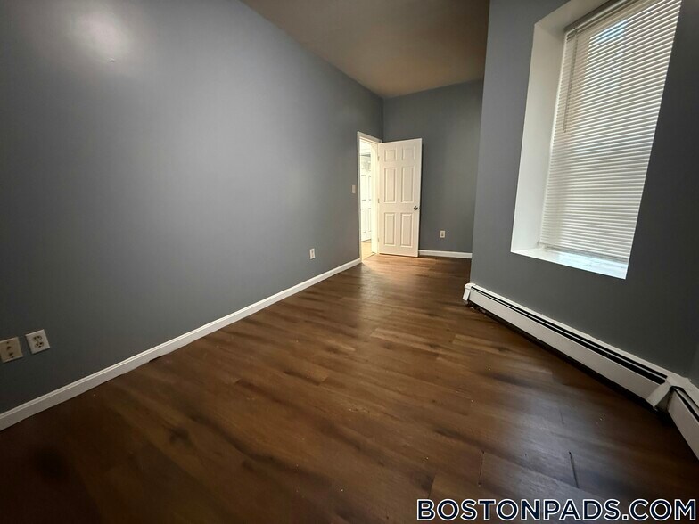 Building Photo - 114 Mt Pleasant Ave