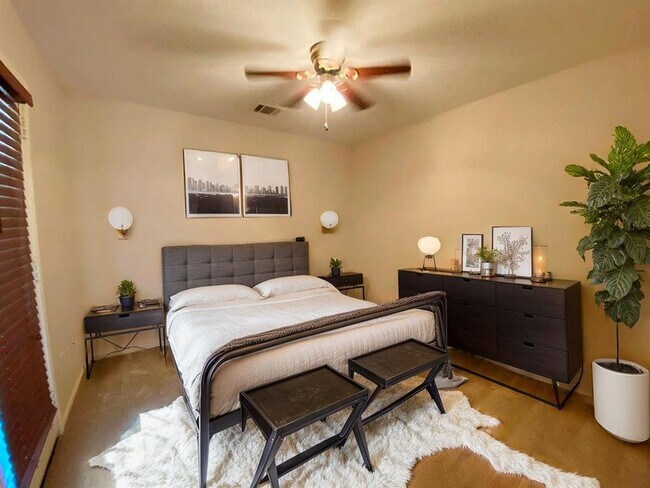 Building Photo - 145 Strawn