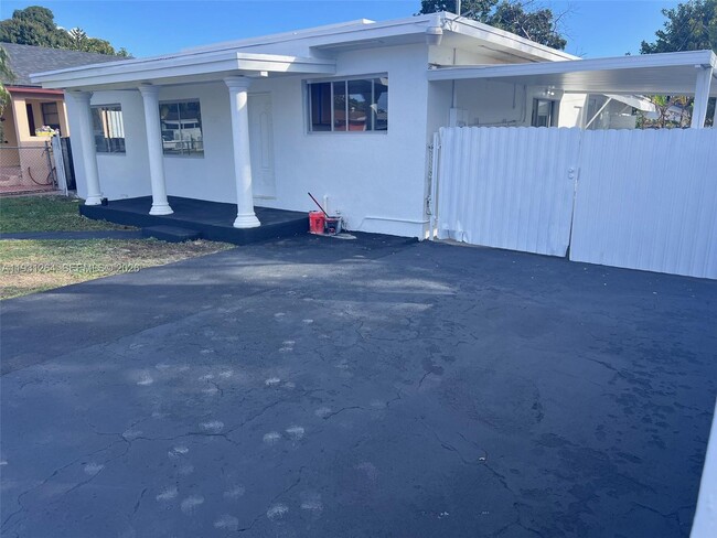 Building Photo - 3090 NW 29th St