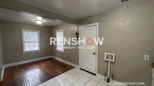 Building Photo - 899 Chatwood St