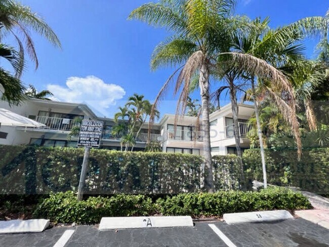 Interior Photo - Harbor Beach - 2323 SE 18th St Ft. Lauderdale, FL 33316