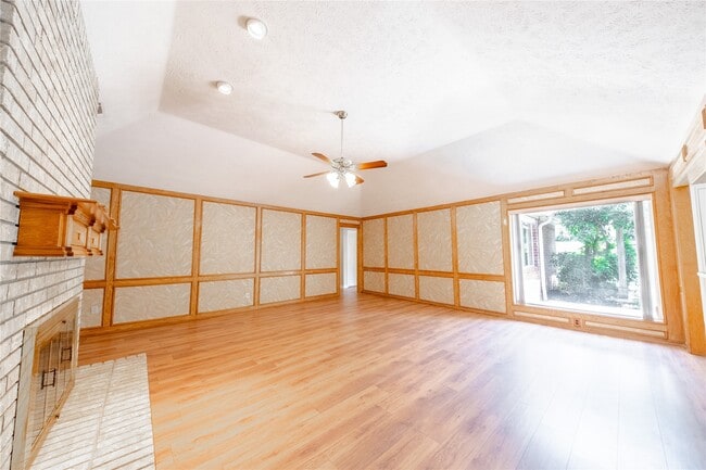 Building Photo - 9107 Pine Stream Ct