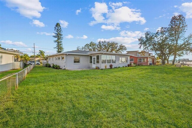 Building Photo - 7160 Shore Dr S