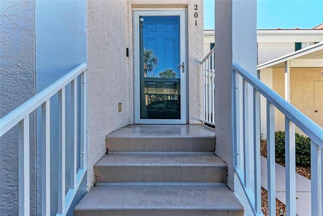 Building Photo - 803 Montrose Dr