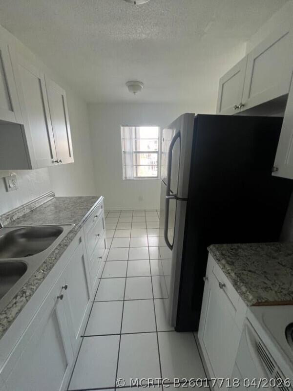 Building Photo - 371 Sunshine Dr