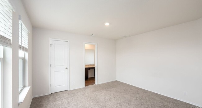 Building Photo - 6522 Tempo Switch