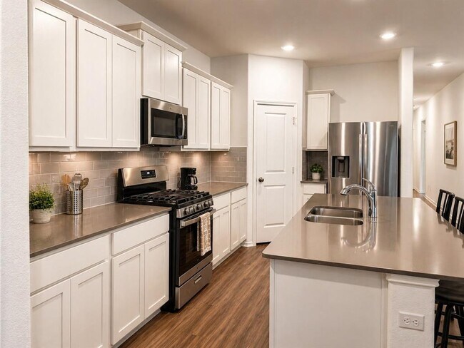 Building Photo - 108 Blue Blaze Trl