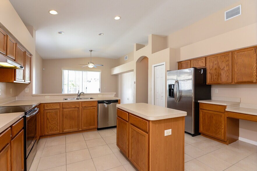 Building Photo - 4551 Mapletree Loop