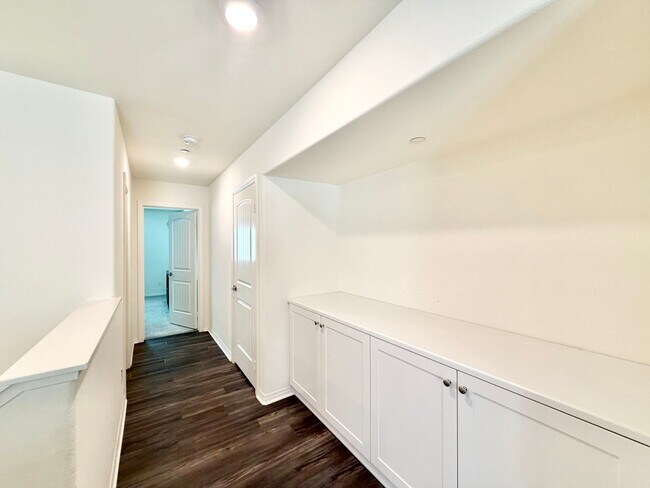 Building Photo - Spacious Heritage Lake Home with Solar & Main-Level Primary Suite