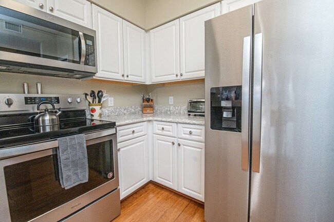 Building Photo - 235 Atlantis Cir