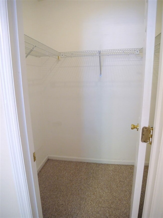 Building Photo - 428 Richview Park Cir W