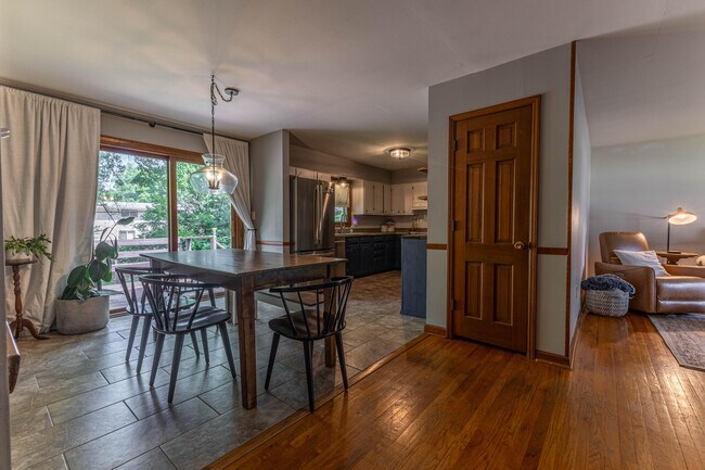 Building Photo - 3312 Lynnwood Dr